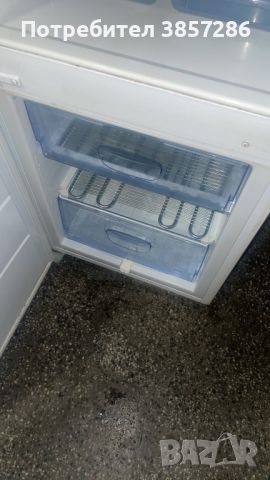 Хладилник с фризер с три чекмеджета, снимка 5 - Хладилници - 45615842