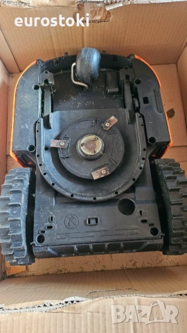 Косачка-робот WORX LANDROID WR130E 300 м2 и WORX Landroid M500 WR141E, снимка 5 - Градинска техника - 51840149