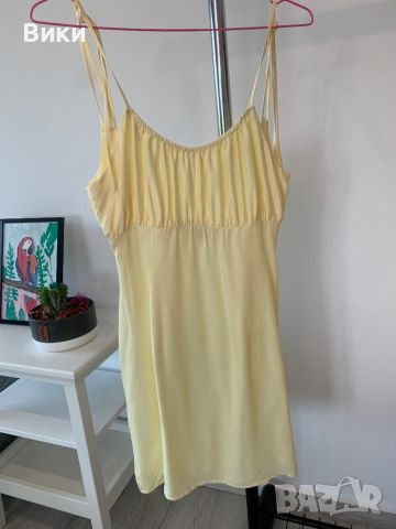 Жълта сатенена рокля, снимка 9 - Рокли - 46438584
