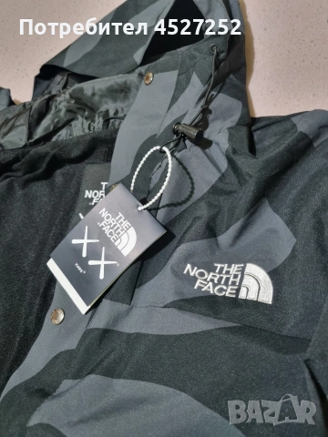 The North Face x KAWS Retro 1986 Mountain Jacket – Limited (Внос), снимка 4 - Якета - 53393950