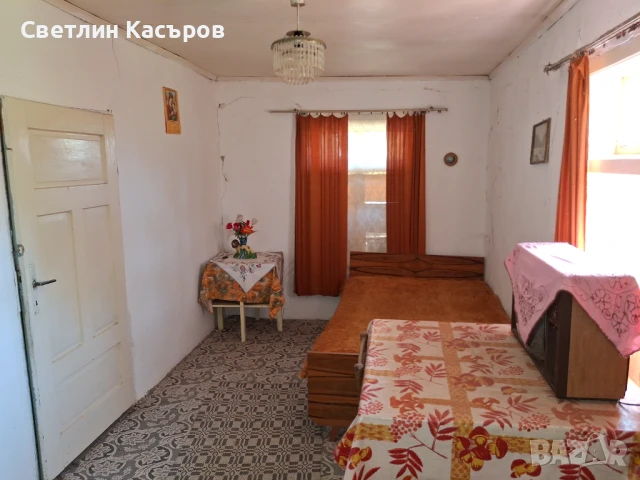 Продавам уютна селска къща в с.Стрелец обл. В.Търново , снимка 9 - Къщи - 50505398