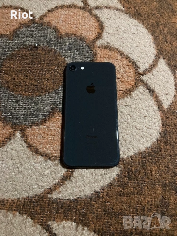 Продавам iPhone 8 , снимка 3 - Apple iPhone - 53670044