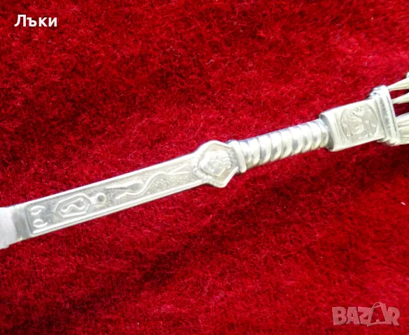 Калаена лъжица с фигури на съпрузи за калаена сватба., снимка 4 - Антикварни и старинни предмети - 50380073