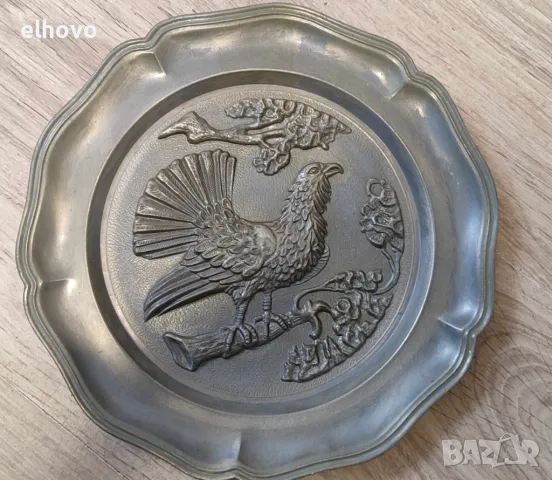 Калаена релефна чиния