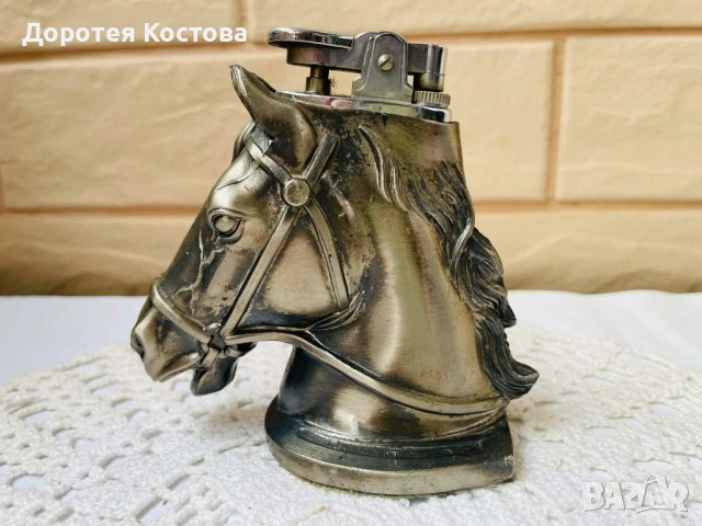 Красива запалка от Англия от цветен метал