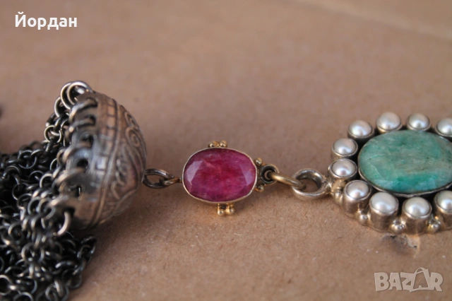 Сребърен гердан с рубини и перли, снимка 3 - Колиета, медальони, синджири - 53877553