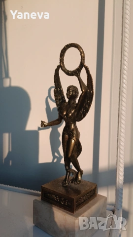 Бронзова скулптура с мраморен постамент на Виктория , богиня на победата , снимка 4 - Статуетки - 53977117