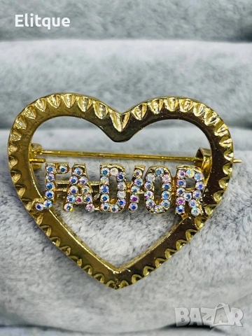 брошки от  висококачествена неръждаема стомана 💯 С кутия Christian Dior dolce gabbana chanel jadore , снимка 6 - Други - 53446656