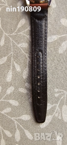 Винтидж двуцветен часовник Lorus by Seiko с Мики Маус, модел Y121-X092, снимка 4 - Дамски - 51535537