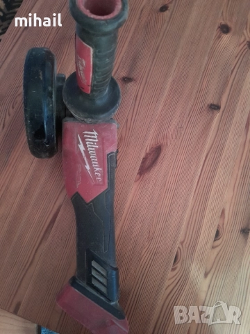 Акумулаторният ъглошлайф MILWAUKEE M18 FSAG125X само боди, снимка 3 - Винтоверти - 52233547