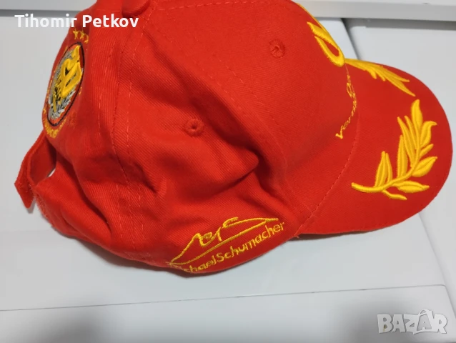 Червена шапка  Михаел Шумахер, снимка 5 - Шапки - 51319183