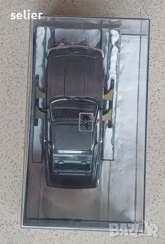 Колекционерски модел на Aston Martin V8 Vantage в мащаб 1:43, пресъздаващ емблематична сцена от филм, снимка 5 - Колекции - 53450849