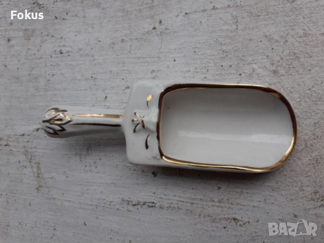 Порцелан малка лъжичка за захар на Capodimonte с позлата