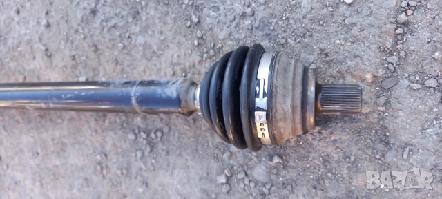 Дясна полуоска VW Passat B6 1.9 TDI, снимка 2 - Части - 51803193