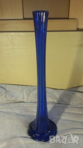 Висока стъклена синя ваза 57.5 сантиметра