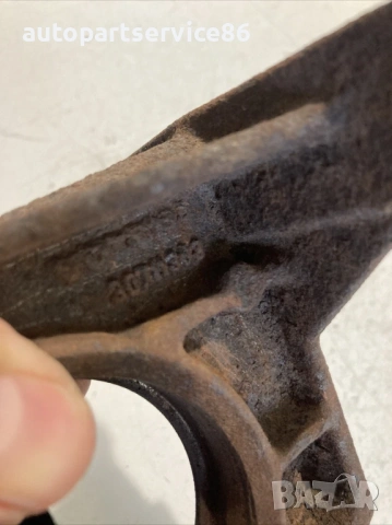 Стойка / монтажна скоба за Volvo C70 2.4 Бензин (2008) 30711363, снимка 2 - Части - 53866197