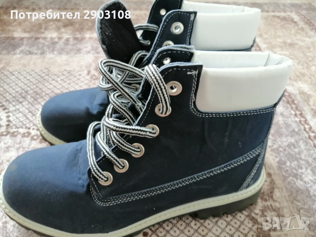 Продавам боти Strange, снимка 3 - Дамски боти - 54076699