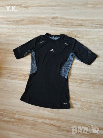 Оригинална мъжка тениска Adidas TechFit Compression, снимка 2 - Тениски - 46066328