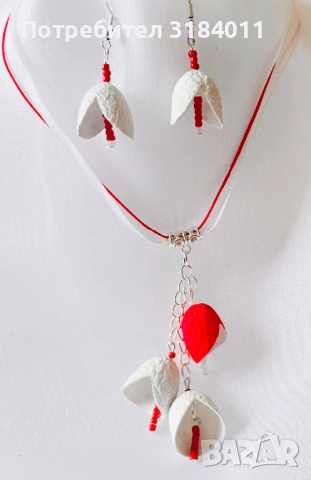 Обеци и колиета в червено и бяло