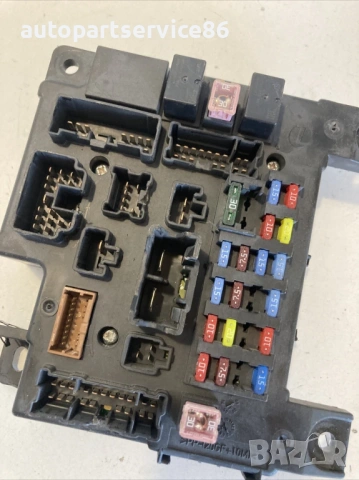 Кутия за предпазители за Peugeot 4007 2.2 HDI (2009) 8637A319, снимка 2 - Части - 53647776