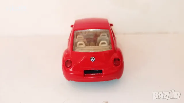 Bburago VOLKSWAGEN New Beetle 1:43, снимка 3 - Колекции - 48893378