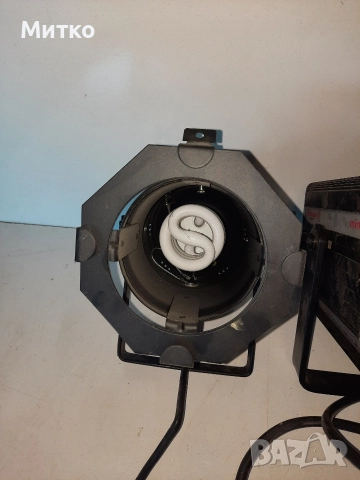 Прожектор MINI PC 300 W с 2 броя лампи за дискотечно осветление на EUROLITE, снимка 5 - Друга електроника - 52924061