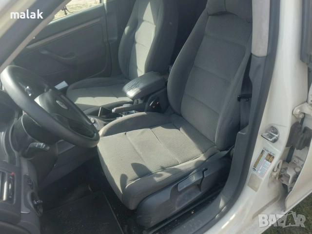 Джета 2,5 бензин с газ, снимка 11 - Автомобили и джипове - 53873772