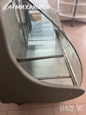 Витрина за торти, снимка 5 - Витрини - 53729885