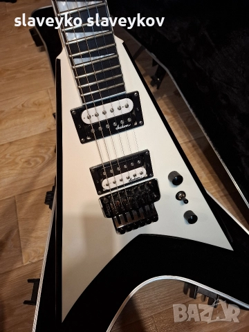Електрическа китара Jackson JS32 King V с Floyd Rose/Флойд Роуз, снимка 2 - Китари - 52899625