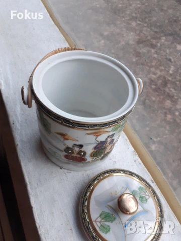 Стар японски буркан за бонбони порцелан с дебела позлата, снимка 5 - Антикварни и старинни предмети - 53394740