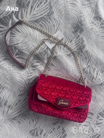 Чанта Guess, снимка 3 - Чанти - 53082406