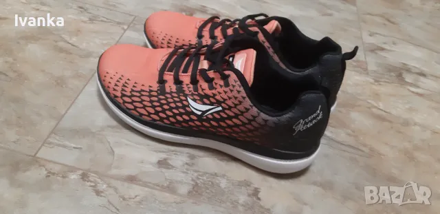 Дамски маратонки , снимка 2 - Маратонки - 50050021