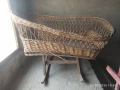 Стара плетена бебешка кошара, снимка 1