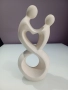 Голяма стара статуетка с влюбена двойка , снимка 13