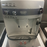 Кафемашина Delonghi , снимка 1 - Кафемашини - 45010637