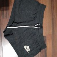Къси гащи Nike, снимка 1 - Къси панталони и бермуди - 45952971