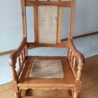 Дървен Люлеещ се стол.  , снимка 1 - Столове - 45428543