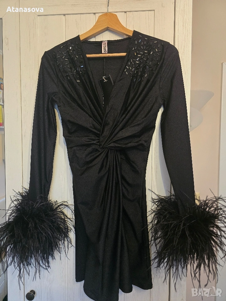 Малка черна рокля, снимка 1