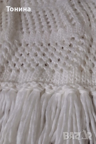 Бяло красиво пончо, ръчно плетиво, снимка 6 - Рокли - 53668954