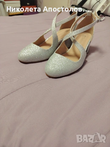 Продавам обувки с ток на Tendenz сребристи 