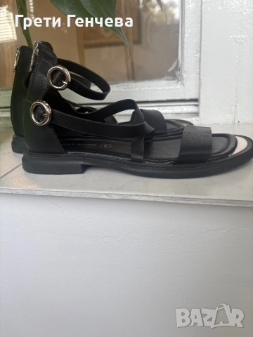 Дамски черни сандали номер 38 естествена кожа, снимка 3 - Сандали - 51726495