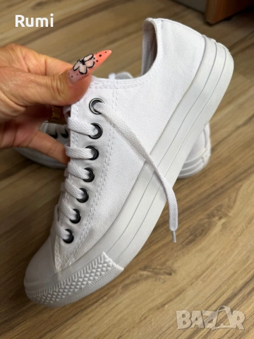 Оригинални чисто бели Кецове Converse ! 42 н, снимка 2 - Кецове - 52179837