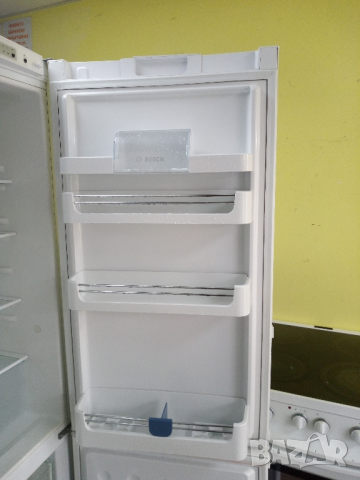 Комбиниран хладилник с фризер с два компресора Бош Bosch 2 години гаранция!, снимка 8 - Хладилници - 45032161