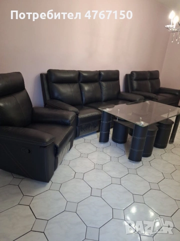 Продавам холна гарнитура с маса