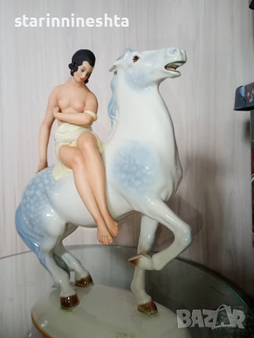 19 век Стар порцелан фигура статуетка скулптура Volkstedt Porcelain Amazon старинен порцелан 