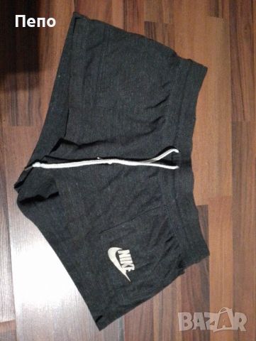 Къси гащи Nike, снимка 1 - Къси панталони и бермуди - 45952971