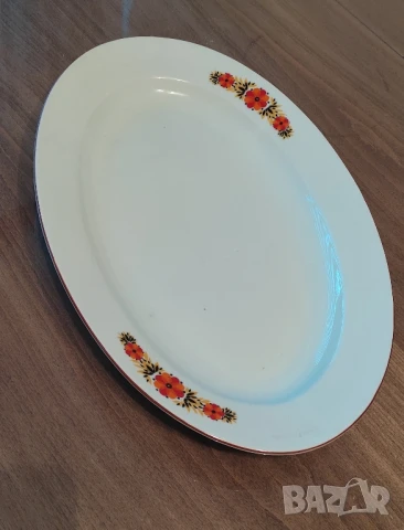 Порцеланова чиния с декор " Майско цвете"