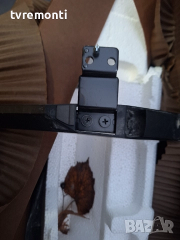 оригинална стойка крачета телевизор HISENSE Модел H50B7300, снимка 2 - Стойки, 3D очила, аксесоари - 52362054