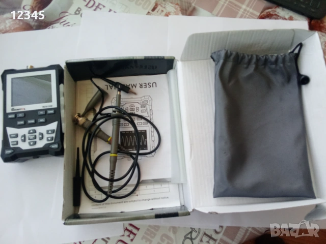 Продавам чисто нов осцилоскоп с кутия 