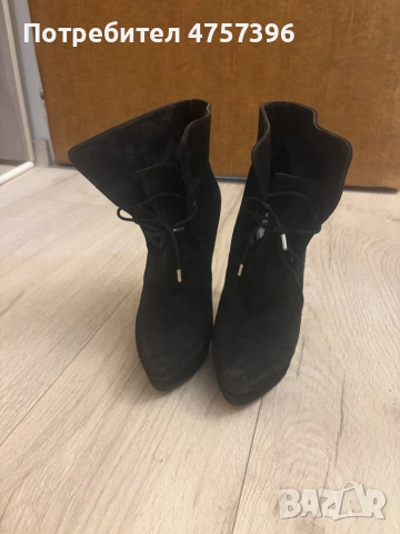 Alexander Mcqueen боти 37 номер, снимка 4 - Дамски боти - 53964719